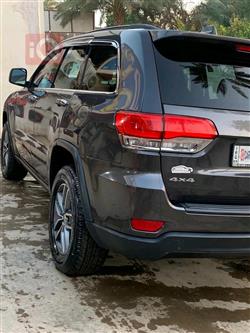 جیپ گراند شیرۆکی